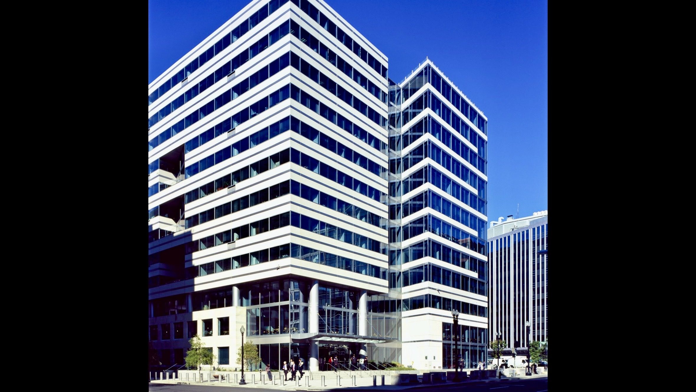 Public-domain style image representing the International Monetary Fund (IMF) headquarters, reflecting global economic policy discussions and fiscal oversight initiatives.
