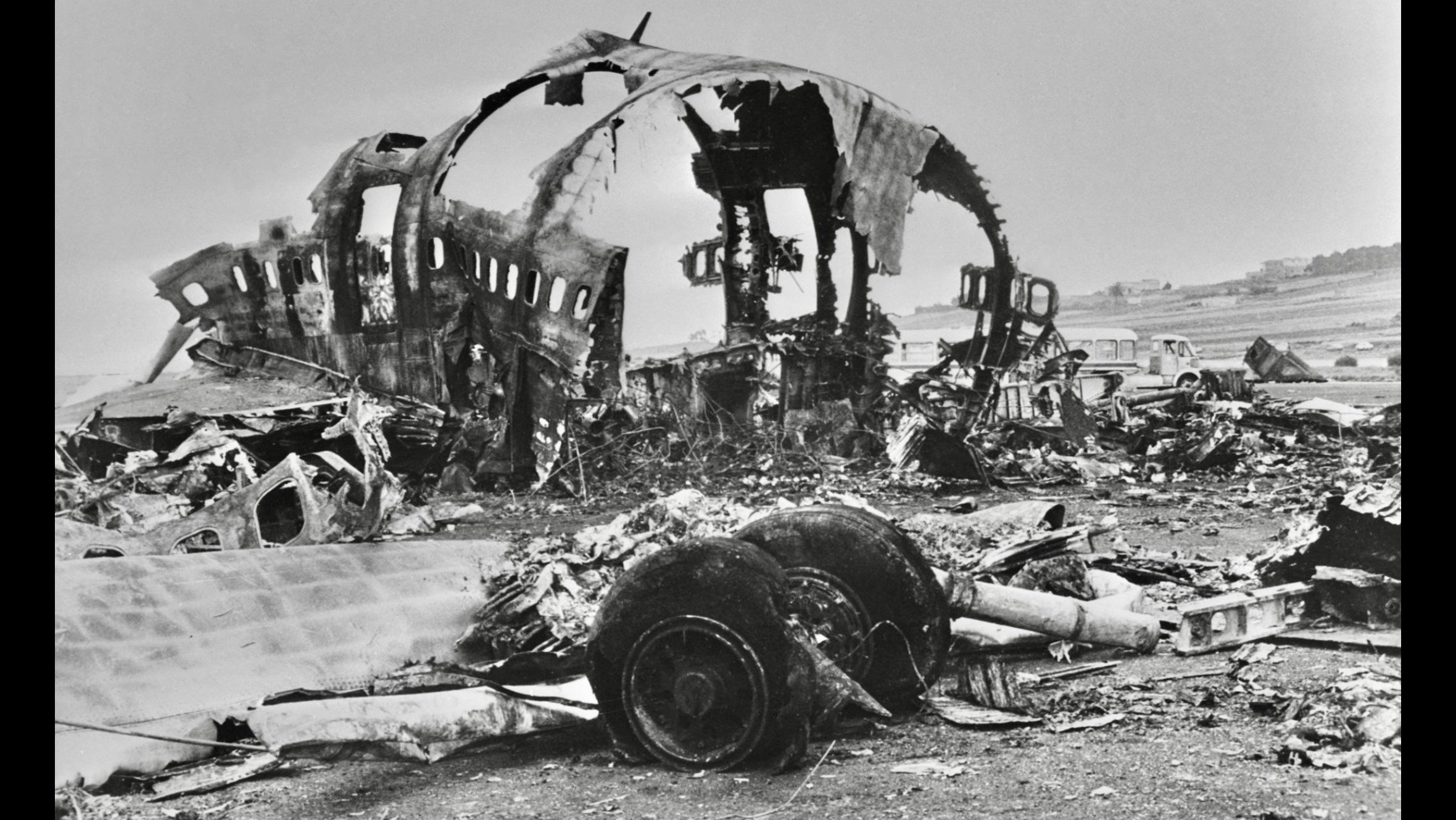 1977: Tenerife Airport Disaster