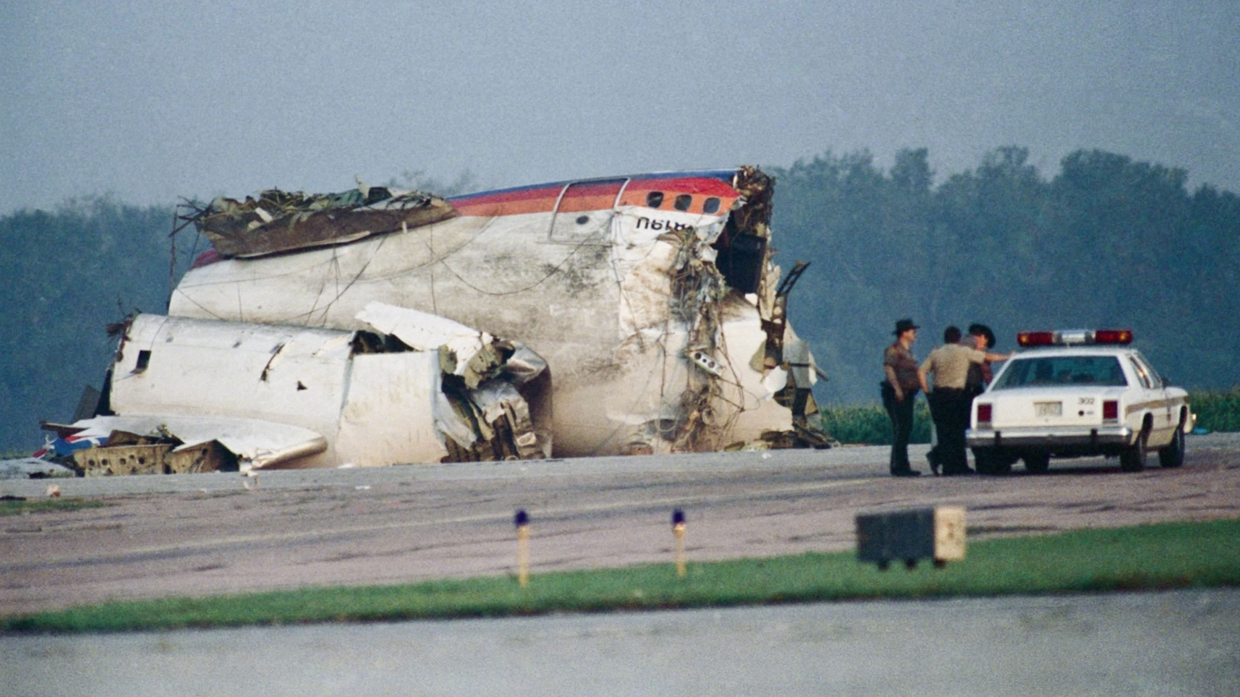 1989: United Flight 232 Defies Disaster